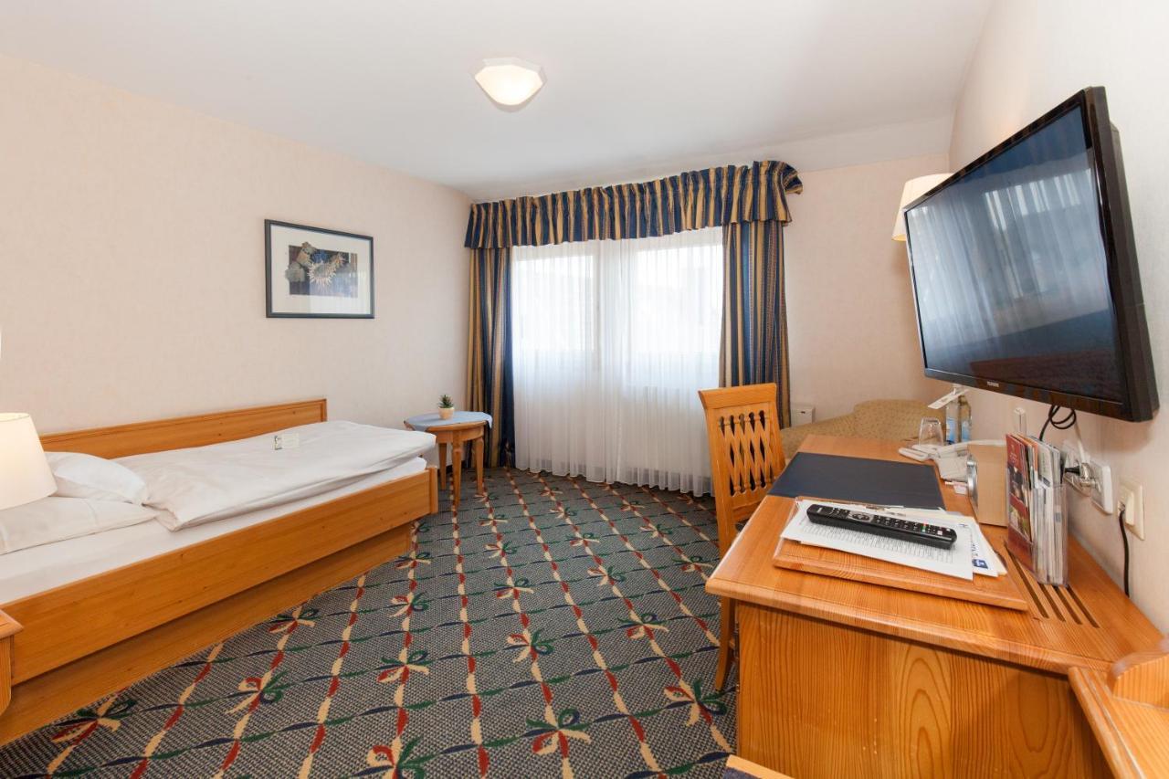 Landgasthof Hotel Hirsch Lossburg Ngoại thất bức ảnh